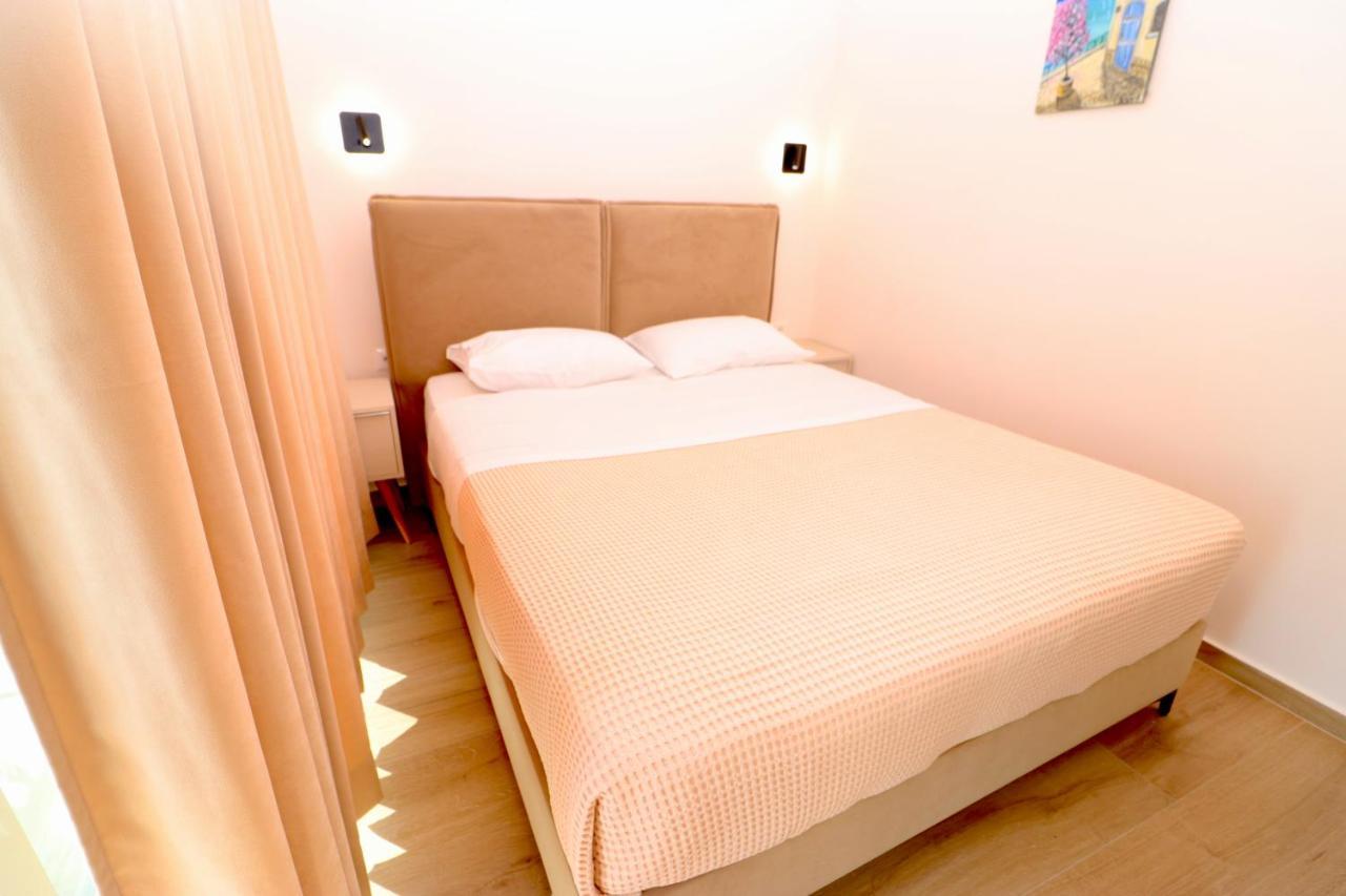 Fegi Rooms Himare Eksteriør bilde