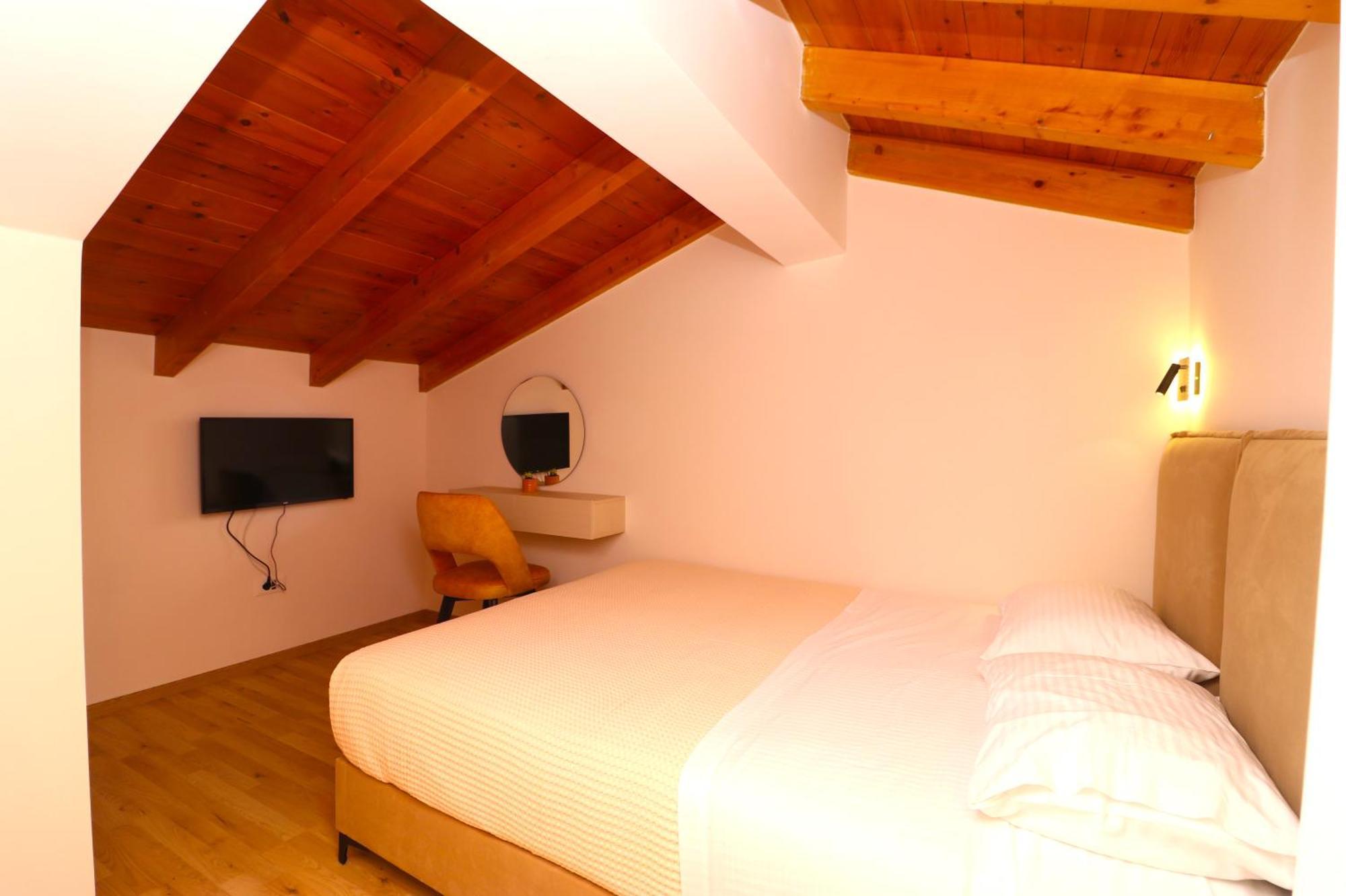 Fegi Rooms Himare Eksteriør bilde