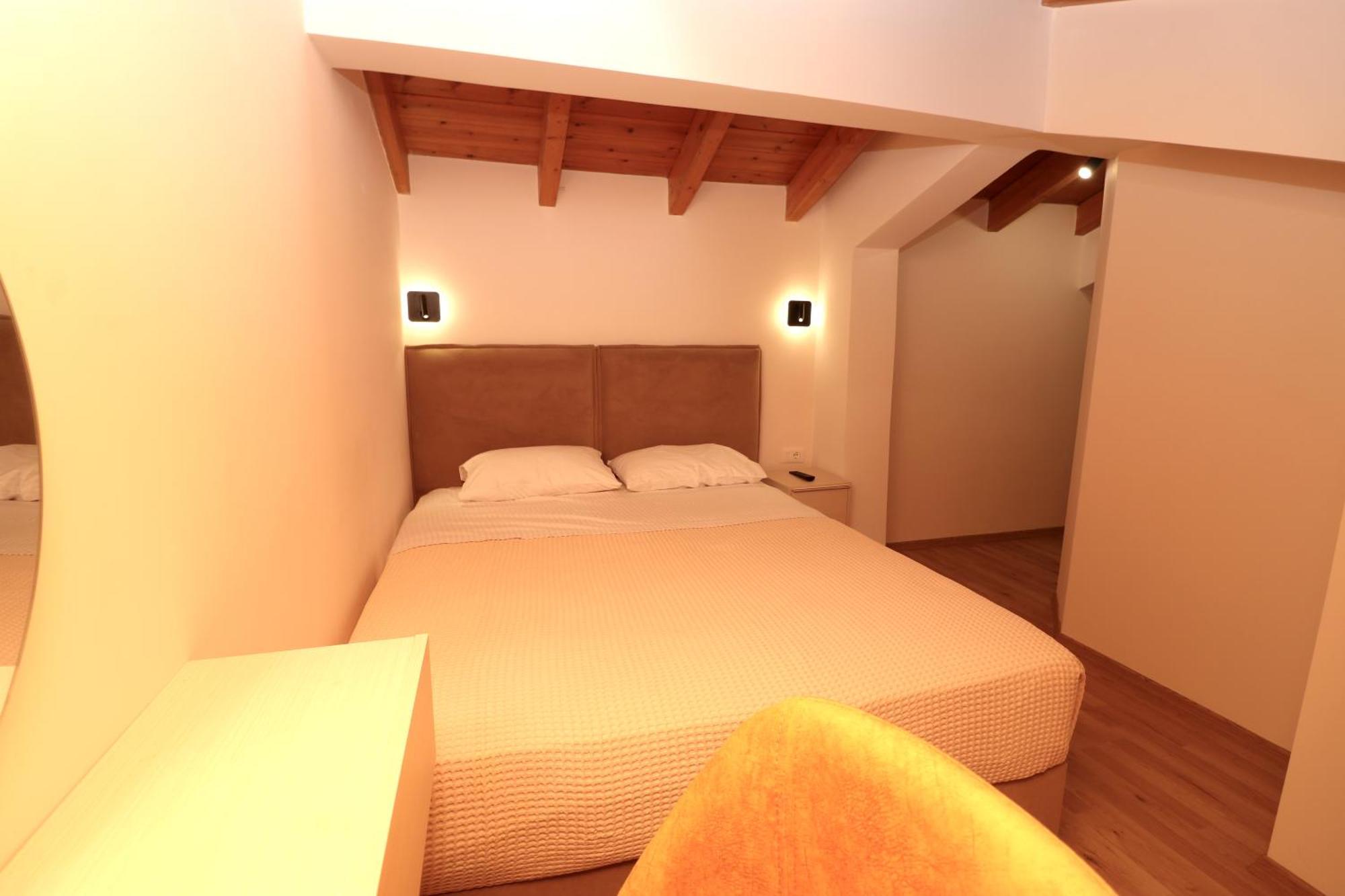 Fegi Rooms Himare Eksteriør bilde