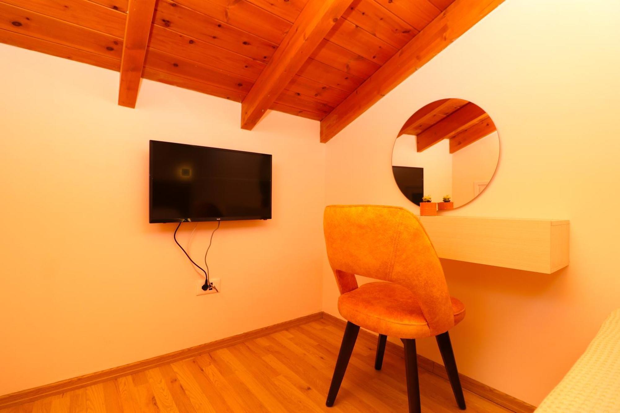 Fegi Rooms Himare Eksteriør bilde