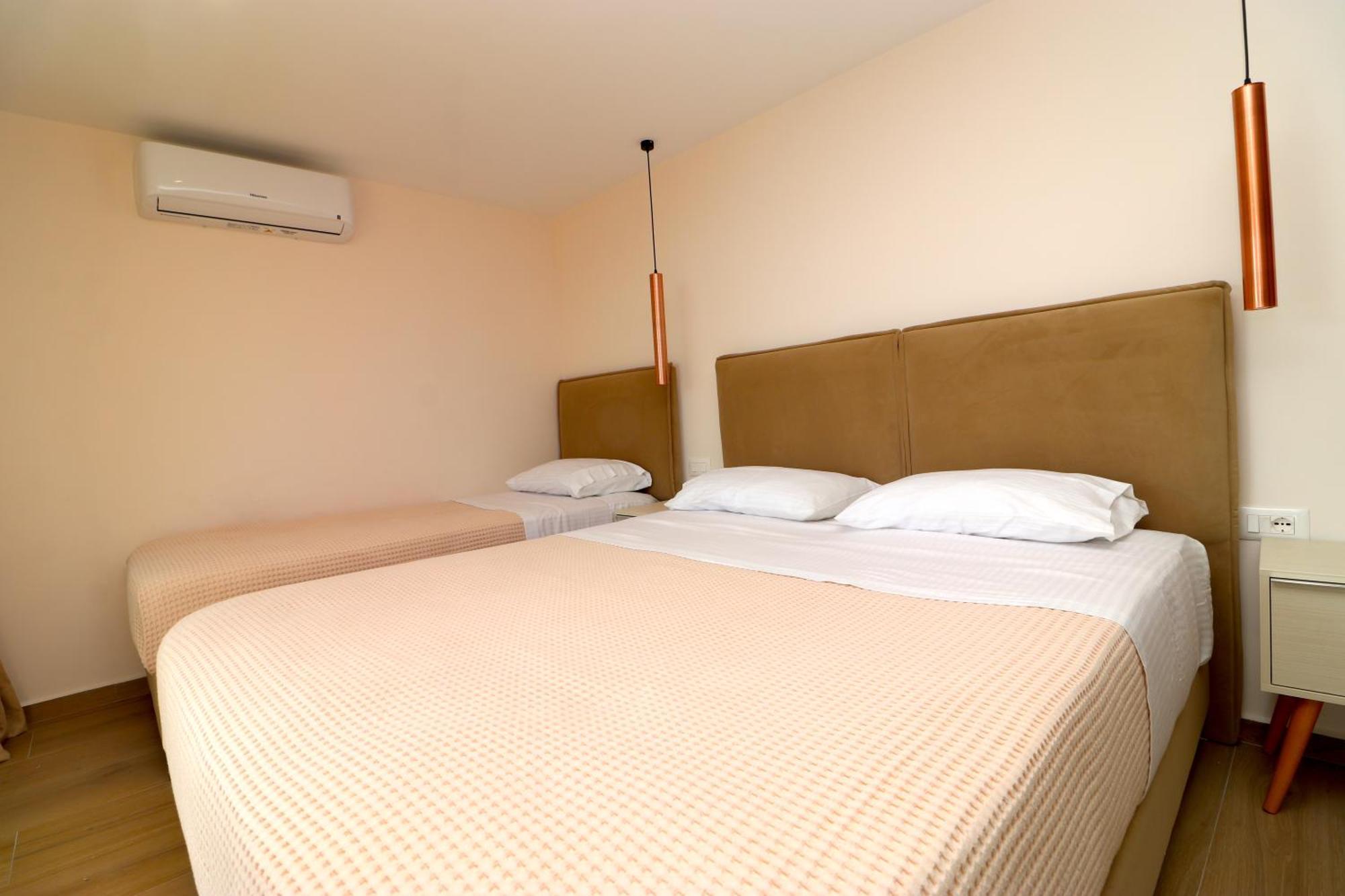 Fegi Rooms Himare Eksteriør bilde