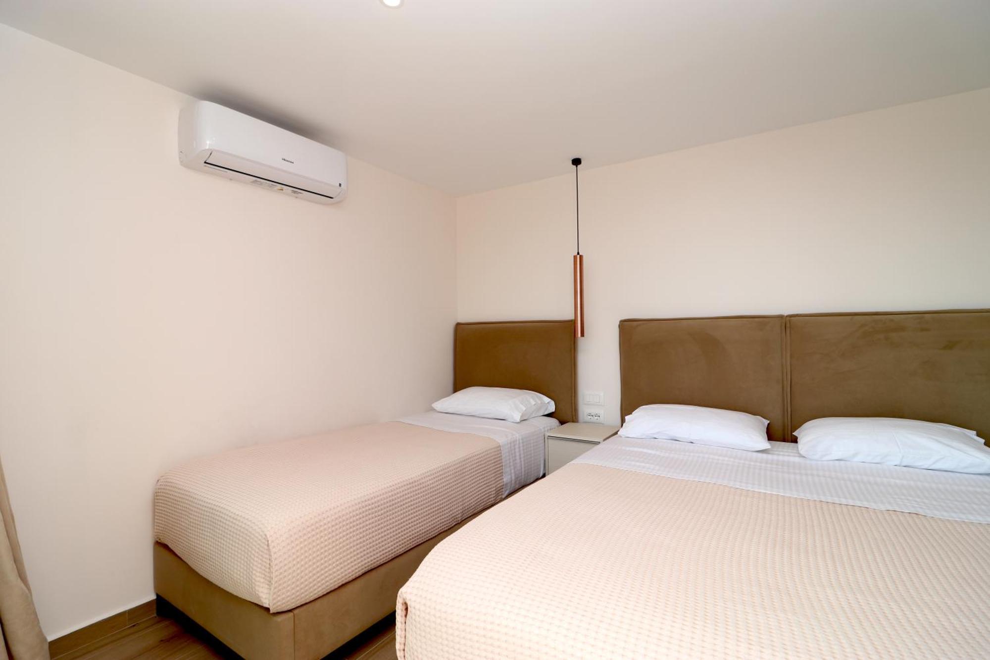 Fegi Rooms Himare Eksteriør bilde